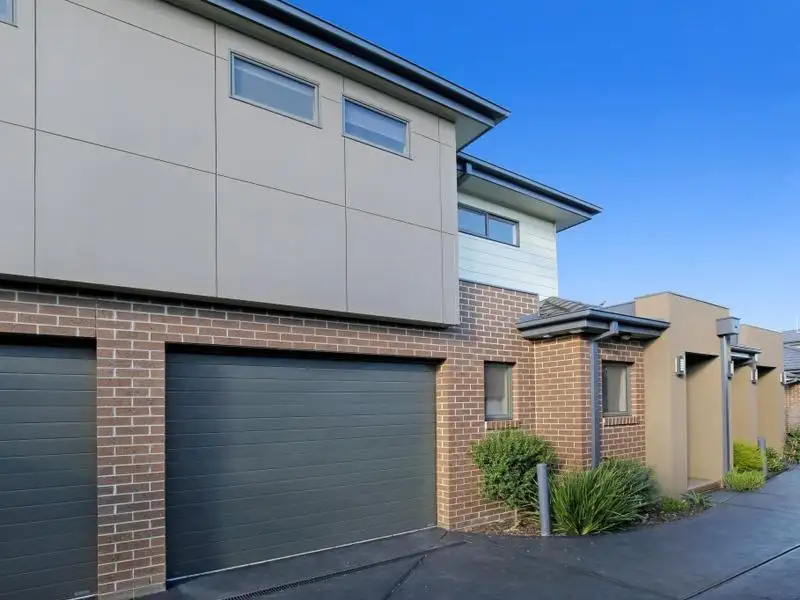 Main view of Homely townhouse listing, 2/50 Lane Crescent, Reservoir VIC 3073