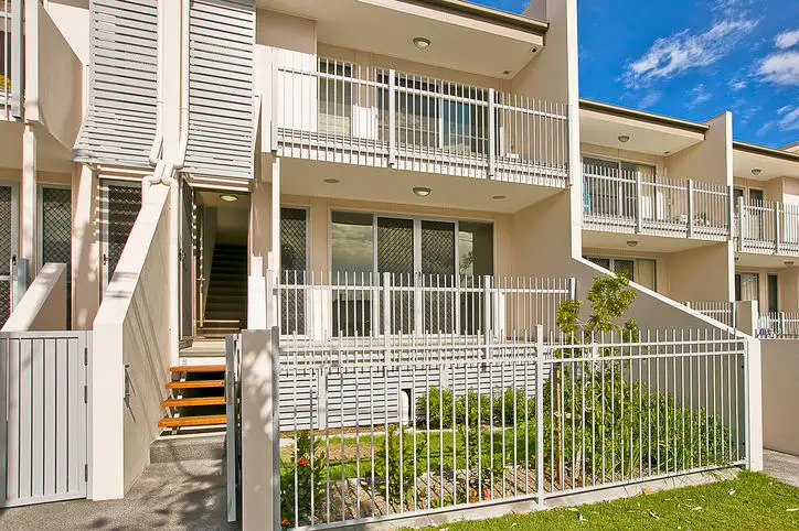 6/5 Daniells (Cnr Zahel) Street, Carina QLD 4152