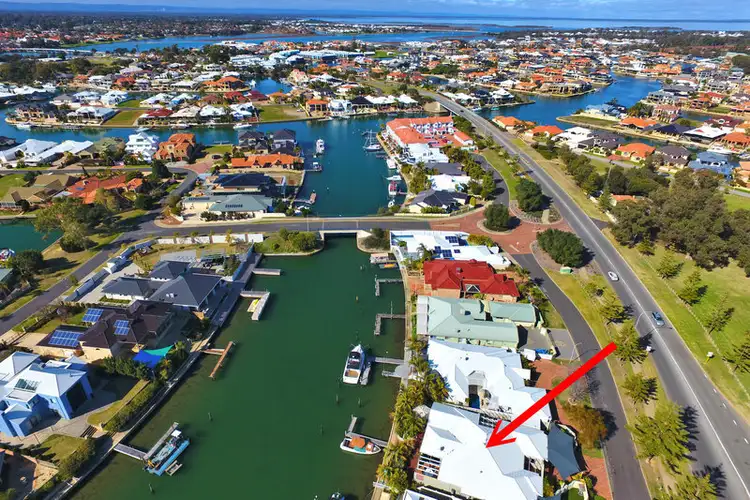 11 Baruna Court, Halls Head WA 6210