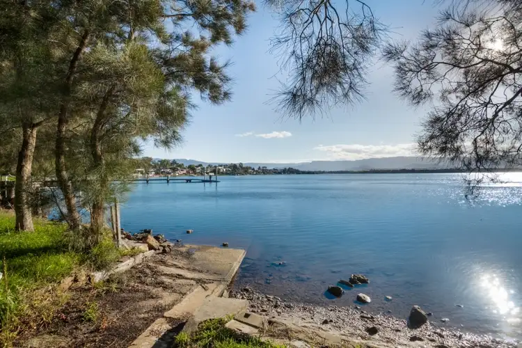 11 The Boulevard, Oak Flats NSW 2529