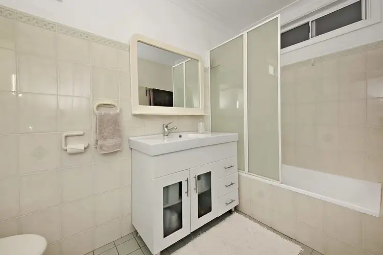 Fifth view of Homely house listing, 33 Harcourt Avenue, East Hills NSW 2213