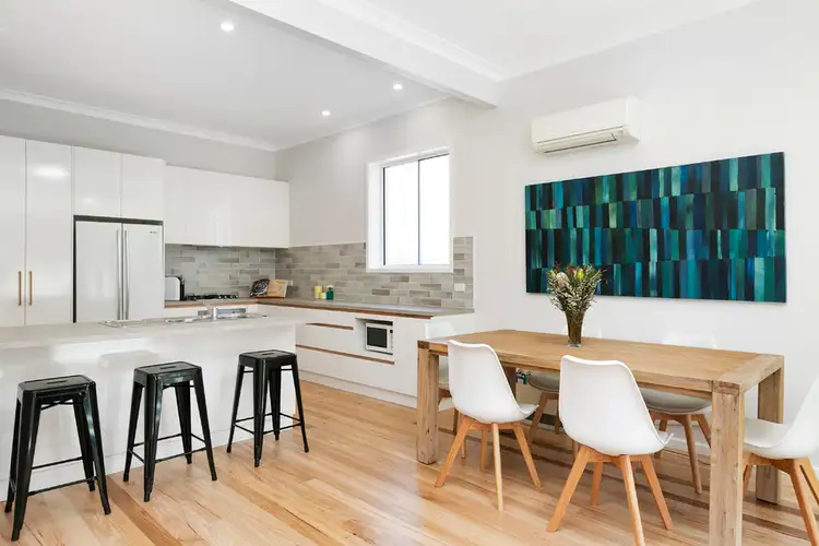 21 Pass Avenue, Thirroul NSW 2515