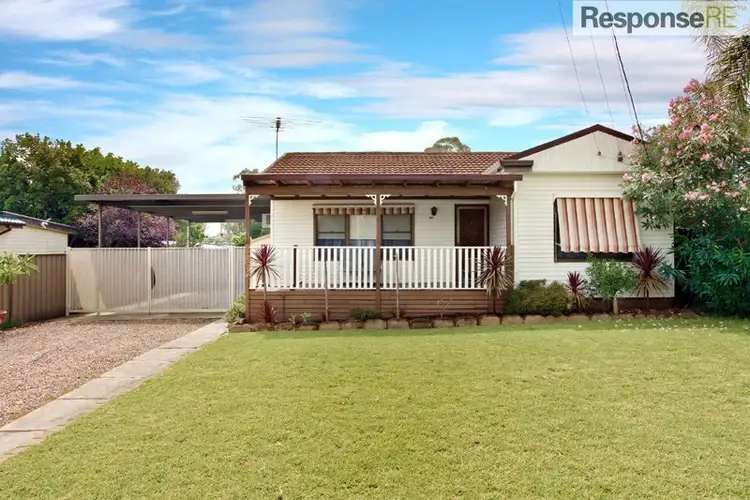 60 College Street, Cambridge Park NSW 2747