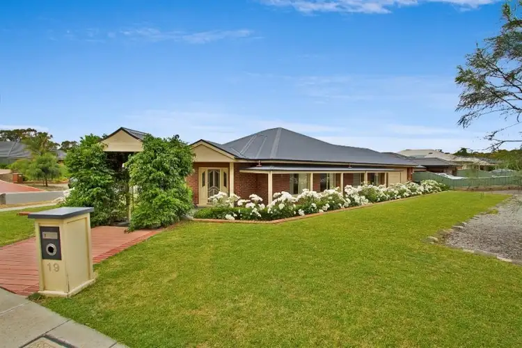 Sixth view of Homely house listing, 19 Aspera Way, Kangaroo Flat VIC 3555