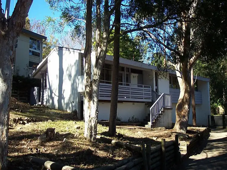 10 Windsor Place, St Ives NSW 2075