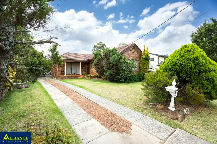 10 Harford Avenue, East Hills NSW 2213