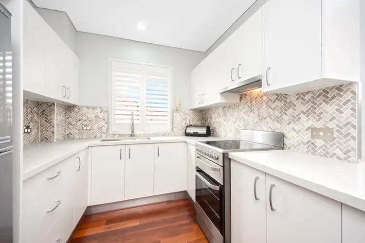Second view of Homely apartment listing, 5/42 Seaview Street, Cronulla NSW 2230