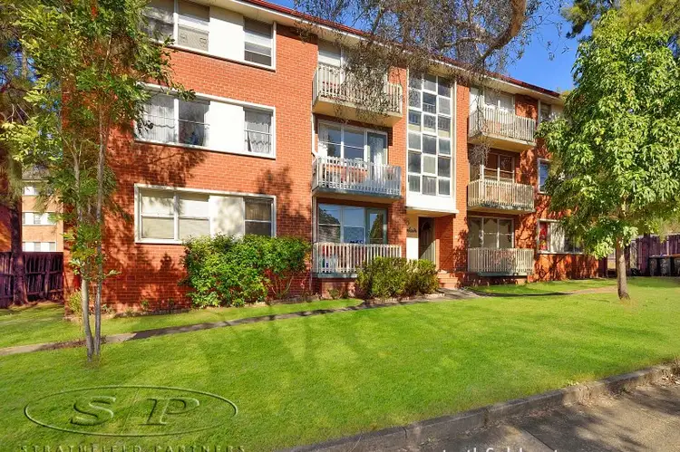 3/8 Marlene Crescent, Greenacre NSW 2190