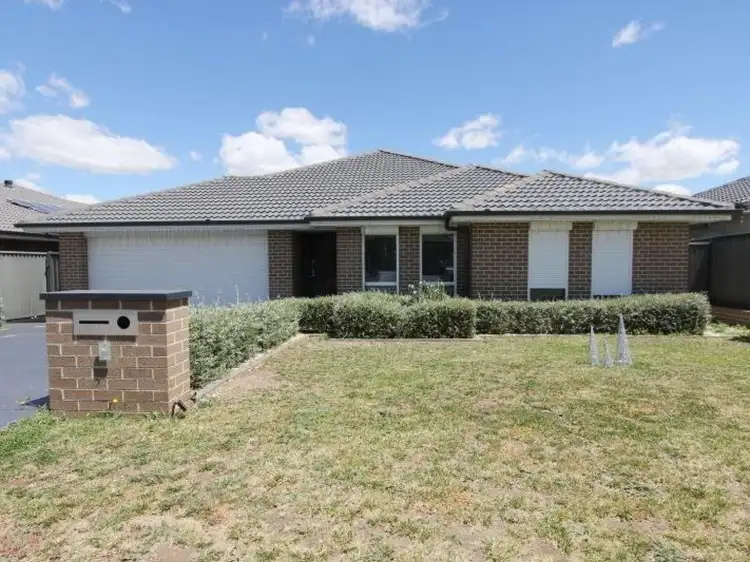 6 Hazelwood Place, Goulburn NSW 2580