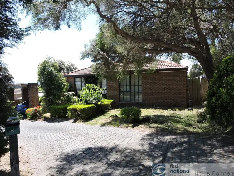 10 Stainsby Close, Endeavour Hills VIC 3802