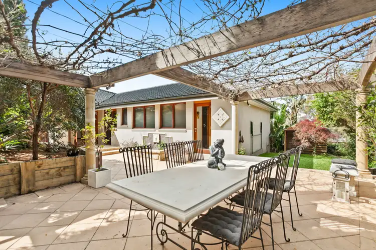 8 Highview Drive, Farmborough Heights NSW 2526