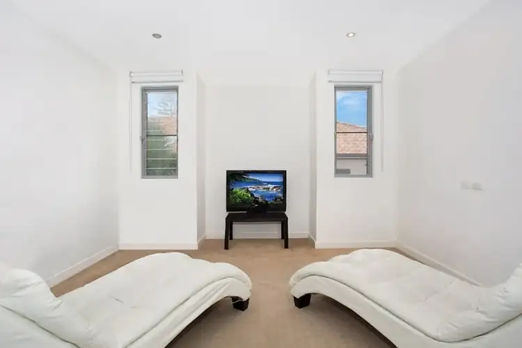 Sixth view of Homely villa listing, 2/89 Seagull Avenue, Mermaid Beach QLD 4218