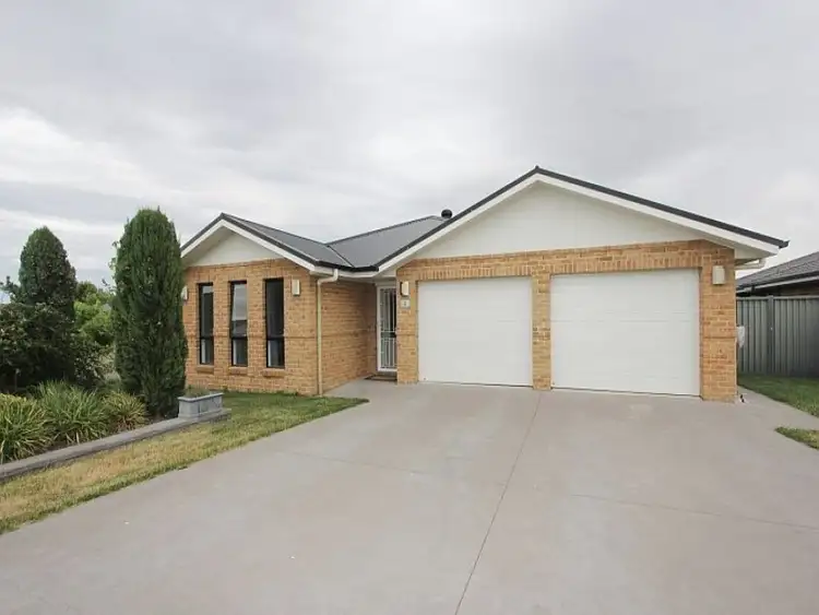 2 Hazelwood Place, Goulburn NSW 2580