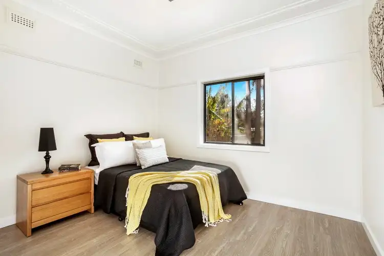 Sixth view of Homely house listing, 5 Crawford Avenue, Gwynneville NSW 2500