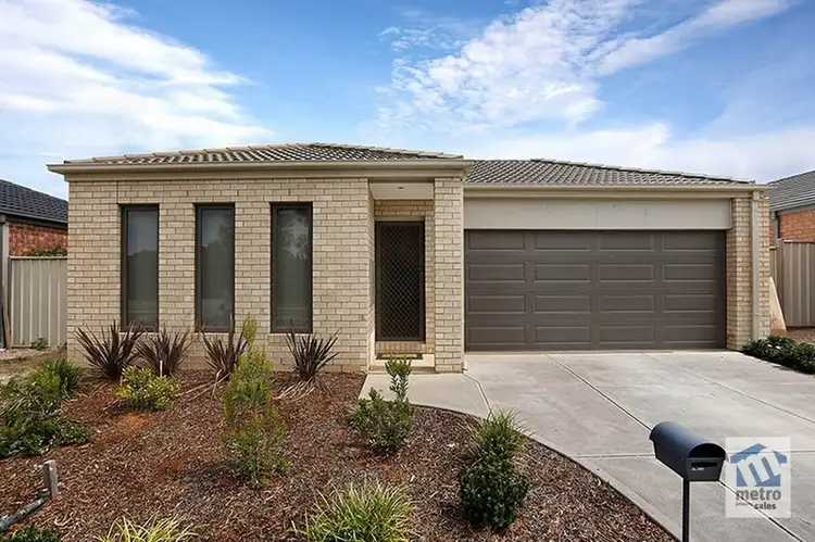 13 Clare Street, Brookfield VIC 3338