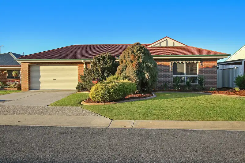Main view of Homely house listing, 6 Hamilton Place, Wodonga VIC 3690