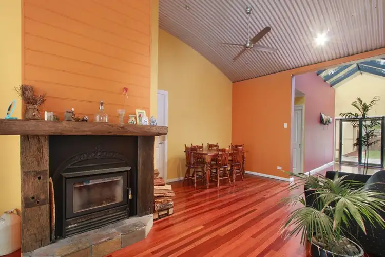 279 Cordeaux Road, Mount Kembla NSW 2526
