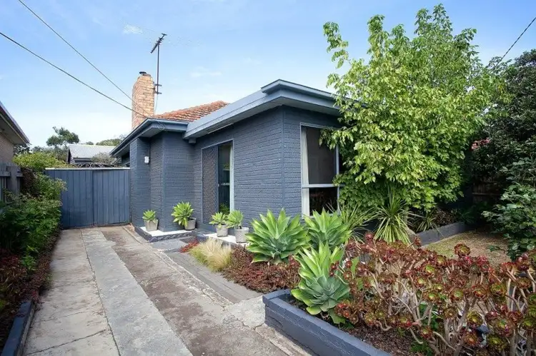 4 Walter Street, Sunshine VIC 3020