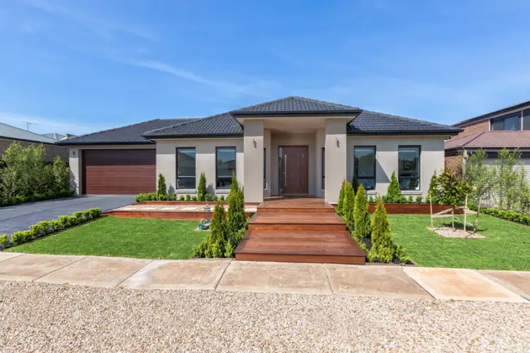 48 Carlyon Close, Melton West VIC 3337