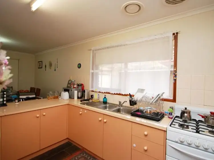 Fourth view of Homely unit listing, 1/15 Papworth Place, Meadow Heights VIC 3048