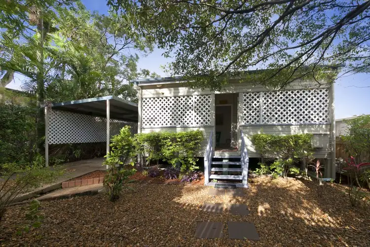 10 Newdegate Street, Greenslopes QLD 4120