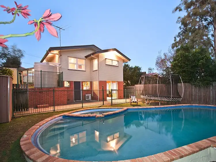 15 Craigmont Street, Tarragindi QLD 4121