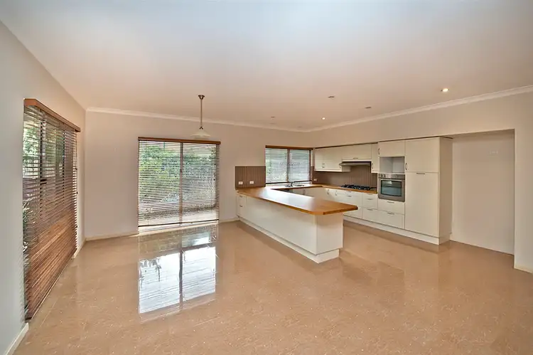 20 Goss Street, Little Grove WA 6330