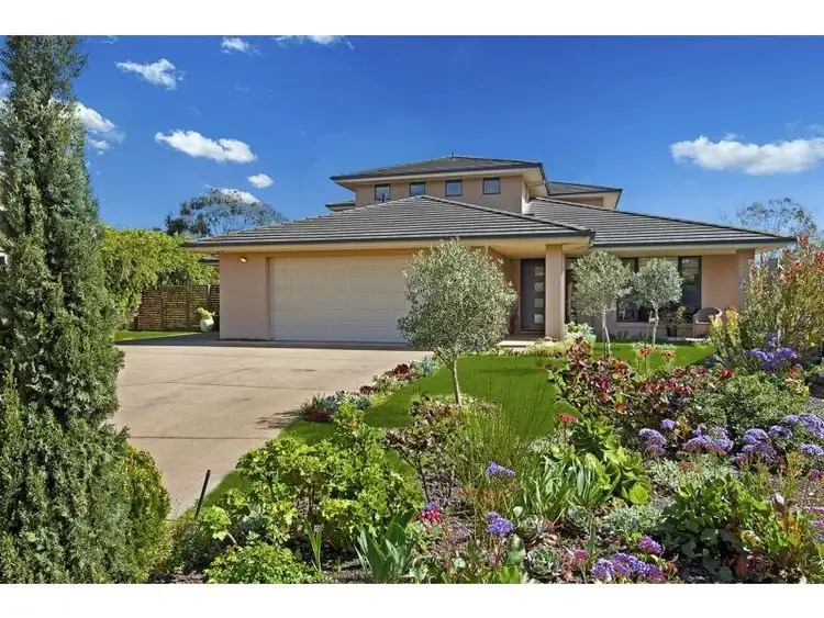 6 Kingsford Smith Court, Sandhurst VIC 3977