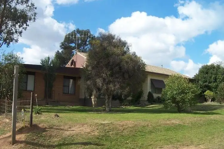 28 Briggs Street, Young NSW 2594