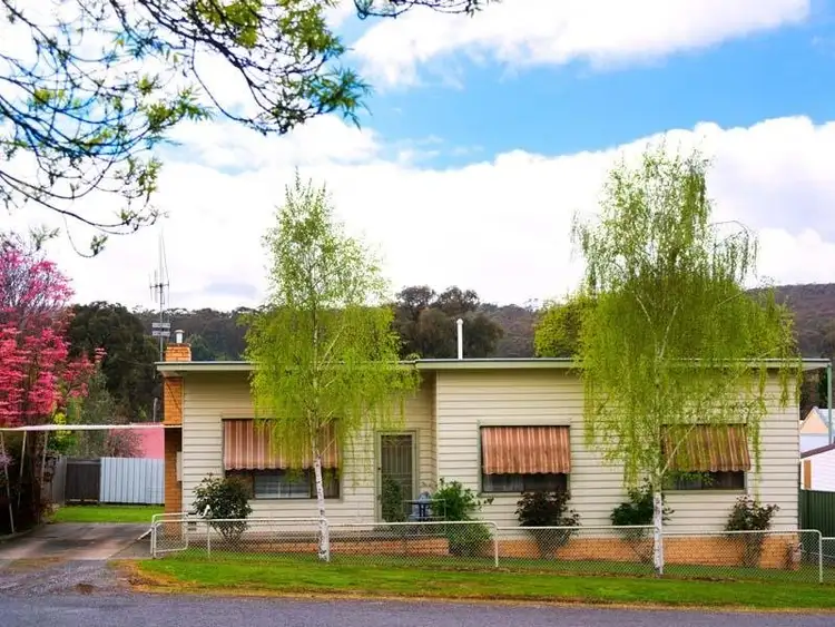 Main view of Homely house listing, 5 Baird Street, Castlemaine VIC 3450