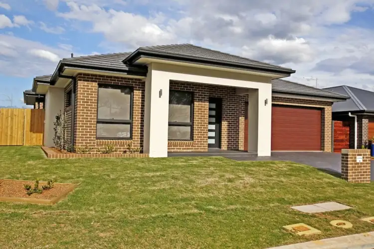18 Lewis Street, Spring Farm NSW 2570