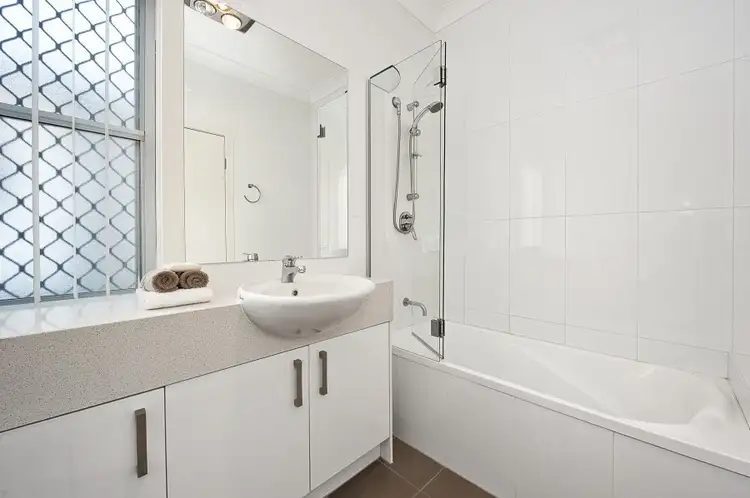 Sixth view of Homely townhouse listing, 1/22 Park Street, Hawthorne QLD 4171