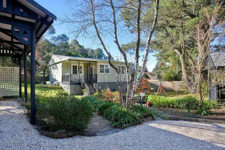 12 Scott Avenue, Leura NSW 2780