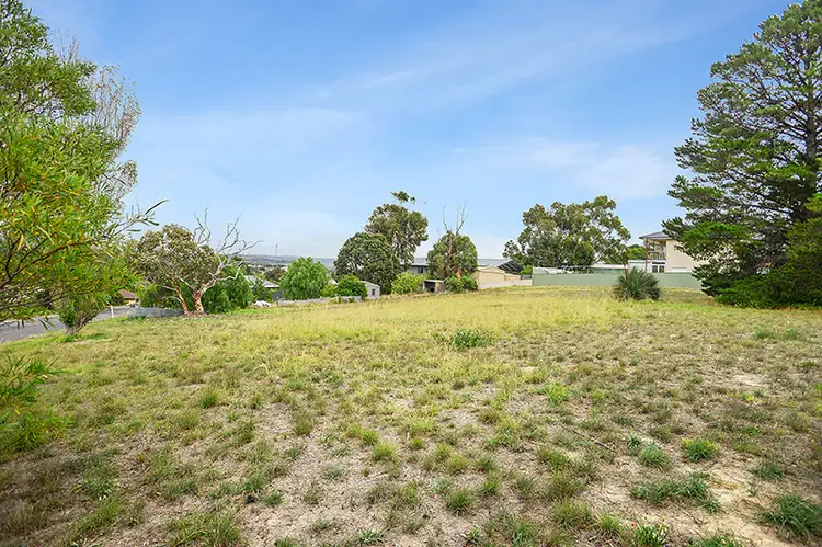 27 Warland Avenue, Victor Harbor SA 5211