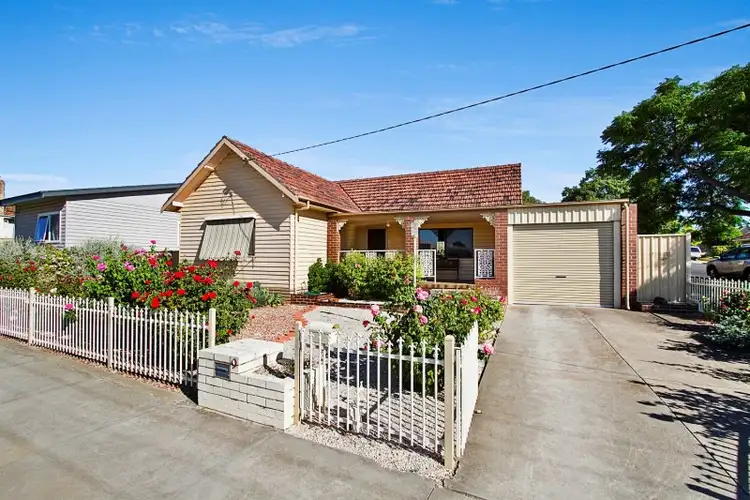 9 Holdsworth Road, Long Gully VIC 3550