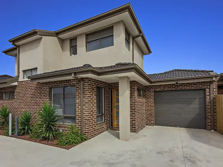 2/17 Perrett Avenue, St Albans VIC 3021