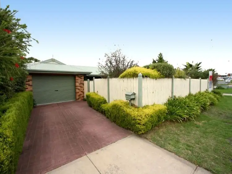 37 Clairmont Close, Somerville VIC 3912