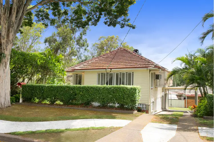 19 Montrebe Street, Holland Park West QLD 4121