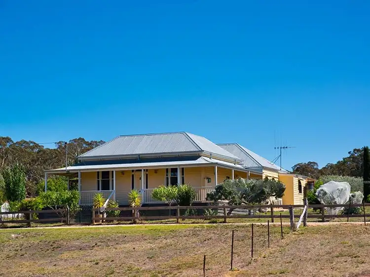 126 Allans Road, Maldon VIC 3463