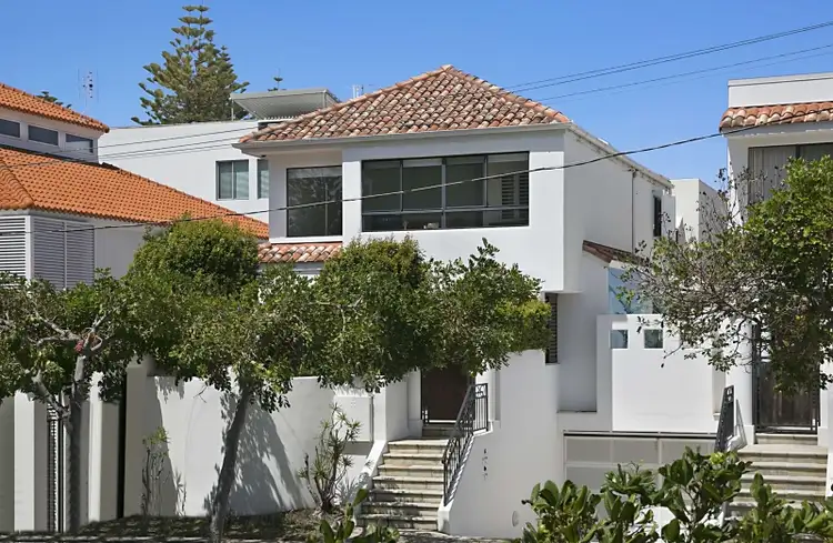6a Peerless Avenue, Mermaid Beach QLD 4218