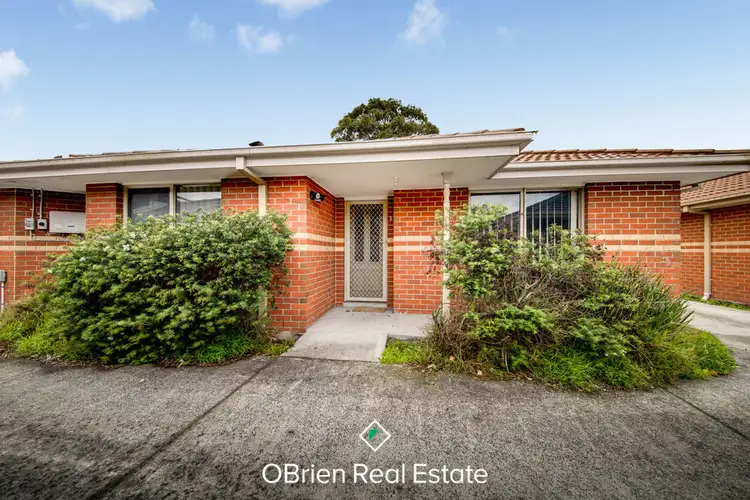 3/4 McGregor Road, Pakenham VIC 3810