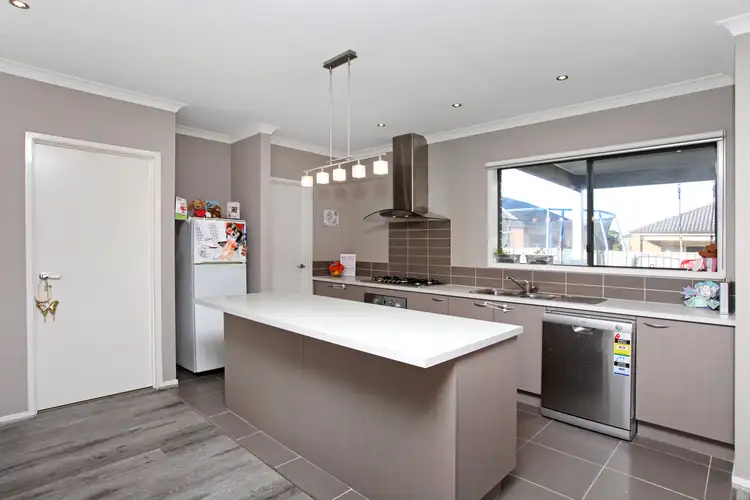 Seventh view of Homely house listing, 5 Daly Circuit, Caroline Springs VIC 3023