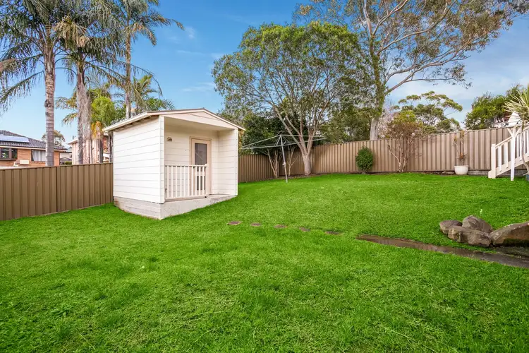 Fifth view of Homely house listing, 7 Lochview Avenue, Farmborough Heights NSW 2526