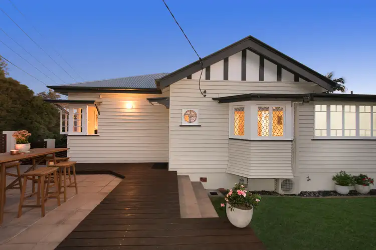 25 Daphne Street, Camp Hill QLD 4152