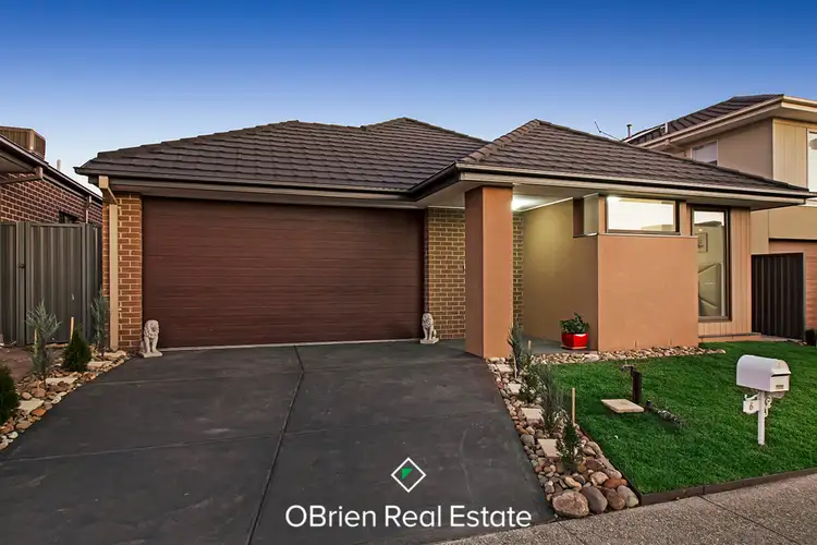 6 Edgeware Close, Pakenham VIC 3810