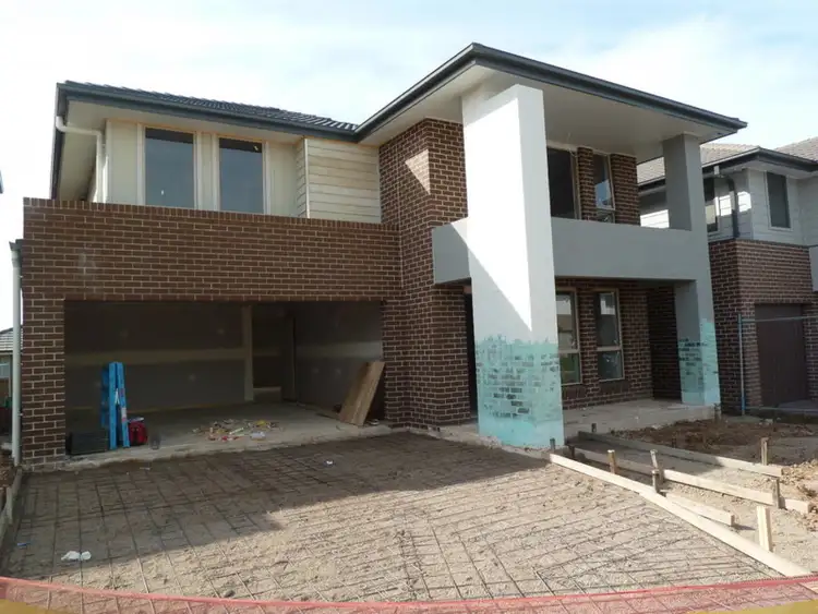 8 Fenner Place, Ropes Crossing NSW 2760