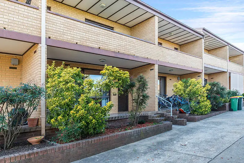 Main view of Homely townhouse listing, 2/27 Mowatt Street, Queanbeyan NSW 2620