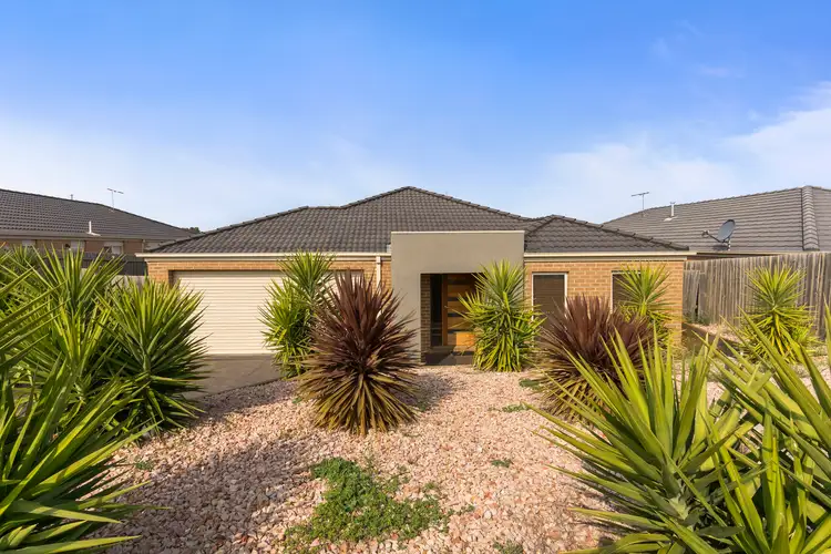 25 Dewar Crescent, Bacchus Marsh VIC 3340