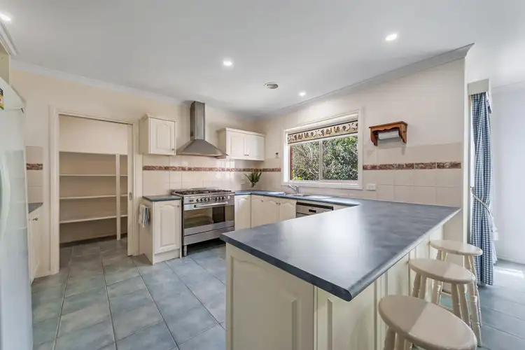 Fifth view of Homely house listing, 12 Shiraz Court, Sunbury VIC 3429