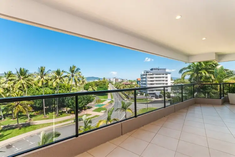 17/281 The Esplanade, Cairns North QLD 4870